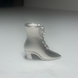 RARE VINTAGE Estēe Lauder Victorian Style Boot solid perfume compact from 1996